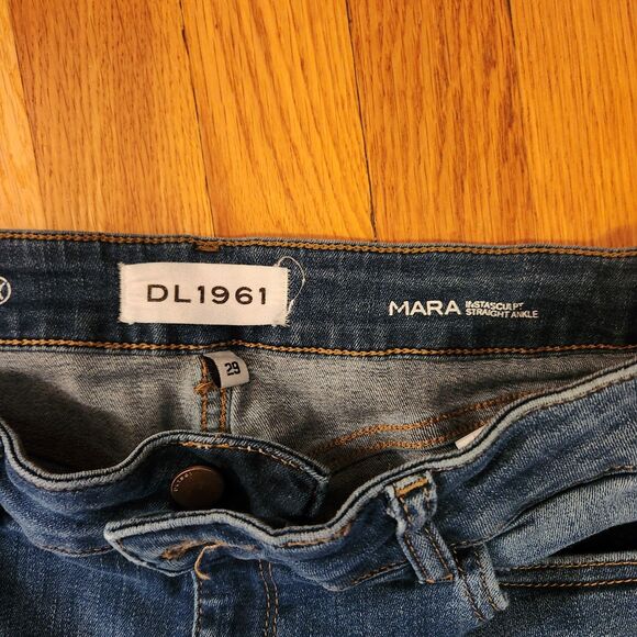 DL1961 Mara Straight Mid-Rise Instasculpt Distressed Ankle Jeans, Indigo, Sz 29 - Picture 4 of 8